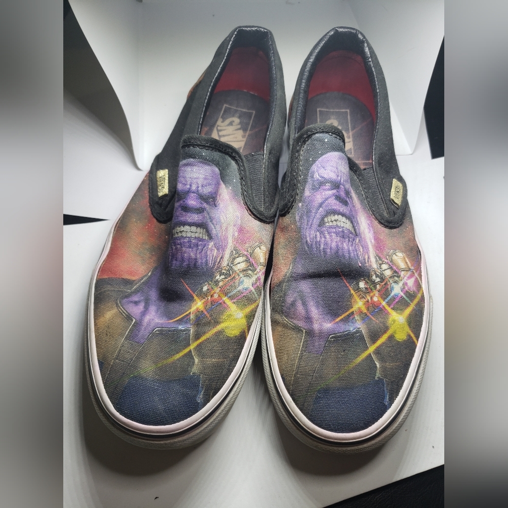EUC AVENGERS VANS